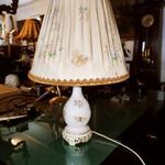 Sérülésmentes, 56 cm Herendi Viktória mintás asztali lámpa, az eredeti selyem ernyővel fotó