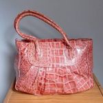 Rózsaszín valódi lakkbőr bőr táska jól pakolható krokodilmintás válltáska 35x25x14 fül 53 fotó