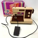 Régi PIKO Juanita retro gyerek játék varrógép eredeti dobozában leírással 1Ft NMÁ fotó