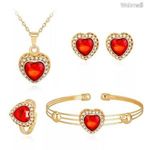Szív motívumos nyakék, fülbevaló, gyűrű és karkötő szett, arany színű, piros kristállyal fotó
