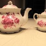 Zsolnay, rózsaszín virágos teáskanna és cukortartó fotó
