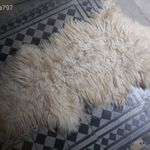 Dús szőrű, szép állapotú bárányprém, birkabőr szőnyeg 140 cm hosszú fotó