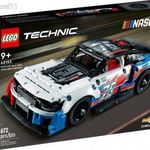 LEGO Technic 42153 NASCAR Next Gen Chevrolet Camaro ZL1 - Bontatlan (sérült doboz) fotó