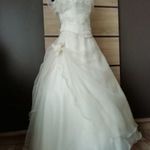 Krém színű krepp organza menyasszonyi ruha fotó