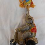 Régi METTOY felhúzós cirkuszi motoros elefánt dobozában fotó