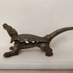 Antik konyhai eszköz vas krokodil alakú öntöttvas dió törő diótörő 320 7993 fotó