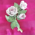 Sérült - javított Herendi nagyméretű rózsa porcelán, 3 db rózsafejes fotó