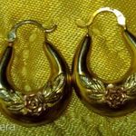 Csodaszép antik arany rózsás domborműves fülbevaló antique gold earrings with roses fotó