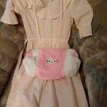 Jó minűségű kislány alkalmi gyerekruha plüss Helly Kittys táskával fotó