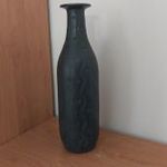 (K) Egyedi fekete kerámia váza cca 39 cm magas fotó