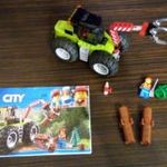 LEGO® City - Erdei traktor (60181) fotó