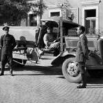 Opel Blitz jobbkormányos, törött teherautó sofőrjével, tartálykocsi magyar rendszámmal, mentős, r... fotó
