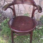Különleges antik thonet karfás szék fotó