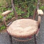 Felújításra szoruló eredeti karfás thonet szék fotó