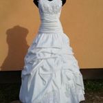 Fehér menyasszonyi ruha , szalagavatós ruha fotó