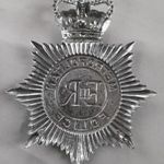 London Met Police rendőrségi csákó fém sapkajelvény fotó