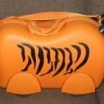 narancssárga műanyag gurulós gyerek bőrönd 40x19x29 cm fotó