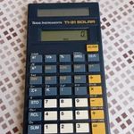 2db Texas Instruments tudományos számológép. fotó