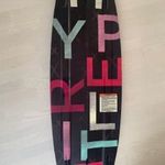 Wakeboard - Hyperlite Eden márkájú női130 W deszka kifogástalan állapotban fotó