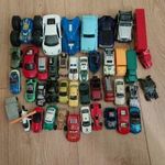 Vegyes kisautó (jármű) gyűjtemény (40 darab) egyben eladó fotó