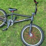 BMX kerékpár 20 kerék méret peg a hátsó tengelyen fotó