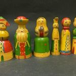 Régi festett és faragott fából készült figurák szláv területről - Hat darab játék (?) figura egyben fotó