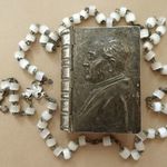 Régi vintage fém egyházi vallási rózsafüzér imafüzér imalánc tartó doboz Pápa Vatikán Olasz Róma fotó