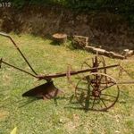 Antik lovaseke eketaliga " KÜHNE " jelzett ló vontatású eke + ösztöke fotó