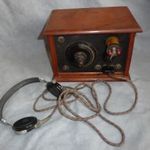 Kristály detektoros rádió antik kristálydetektoros rádió fadobozos antik rádió fejhallgatóval fotó
