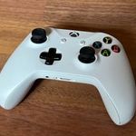 Xbox One fehér kontroller fotó