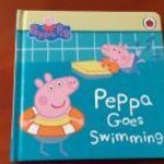 Peppa Malac / Peppa Pig: Peppa goes swimming (angol) fotó