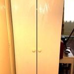 2-ajtós szekrény, akasztós, polcos, 63x181x52 cm, fehér színű bútorlapból, jó állapotban eladó !!! fotó