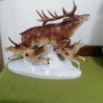 Vadászjelenetes porcelán, Szarvast üldöző kutyák fotó