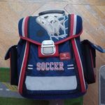 Belmil merevfalú, focis/football/soccer mintájú, ergonomikus iskolatáska (alsós) fotó