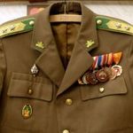 Kádár-kori Határőr katonai egyenruha zakó kitüntetésekkel fotó