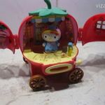 Hello Kitty fagylatoskocsi, szamóca alakú, benne Kittyvel fotó