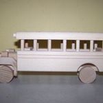 Fa játékautó iskolabusz fotó