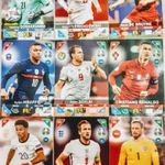 A labdarúgó-Eb 24 válogatottjának 192 darab focis kártyája az összes Panini Kick Off 2021 Team Mate fotó