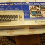 Commodore 64G dobozzal fotó