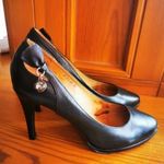 36-os fekete Belle köves női magassarkú bőr cipő fotó
