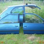 Peugeot 306 hátulja - ajtó hátsólámpa ablak hátsószélvédő fotó
