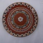 2 db. lapos, 22 cm.-es bolgár lapos népművészeti tányér eladó fotó