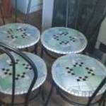 Mozaik burkolt székek. fotó