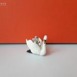 Eredeti Schleich Hattyú madár állatfigura kicsikkel ! 6x7cm ! 2012-es kiadás !! Schleich 13718 fotó