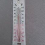 Új kül- és beltéri hagyományos műanyag hőmérő fotó