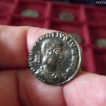 Constantius junior szép patinás KÖZÉP bronza 21 mm - Siscia fotó