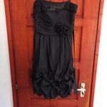 MADE IN ITALY fekete, flitteres, rózsadíszes, hagymafazonú, gumis hátú női ruha, koktélruha, ÚJSZERŰ fotó
