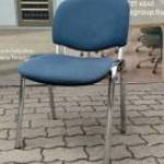 Kék színű tárgyalószék, konferencia szék, krómozott lábú - használt fotó