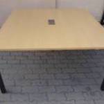 Steelcase tárgyalóasztal 140x140 cm, Steelcase asztal használt irodabútor fotó