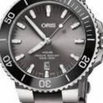 Oris Mens Aquis Date Automatic Titanium Bracelet Watch 733 7730 7153-07 MB fotó